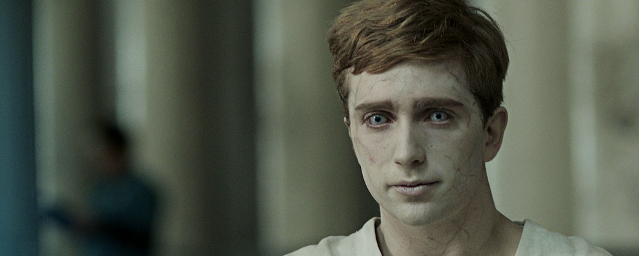 "In the Flesh" handelt von dem Zombie-Teenager Kieran Walker (Luke Newberry) ...