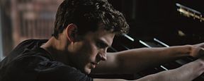 Adrette Sekretärinnen auf neuen Bildern zur Sado-Maso-Romanze "Fifty Shades of Grey" Adrette Sekretärinnen auf neuen Bildern zur Sado-Maso-Romanze "Fifty Shades of Grey"
