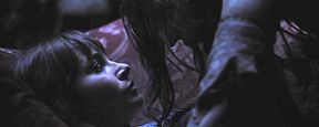 Erster Trailer zu "Dead Awake", dem neuen Horrorfilm vom Erfinder von "Final Destination" Erster Trailer zu "Dead Awake", dem neuen Horrorfilm vom Erfinder von "Final Destination"