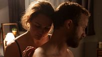 Wenn der Urlaub zum Alptraum wird: Bewegender Trailer zu "Das schönste Paar"
Wenn der Urlaub zum Alptraum wird: Bewegender Trailer zu "Das schönste Paar"