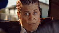 Nach "Terminator 6": Linda Hamilton macht im Trailer zu "Easy Does It" nochmal auf Badass Nach "Terminator 6": Linda Hamilton macht im Trailer zu "Easy Does It" nochmal auf Badass