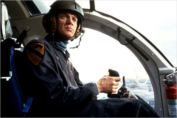 Das fliegende Auge : Bild John Badham - Das fliegende Auge Bild 6 von 6 ...